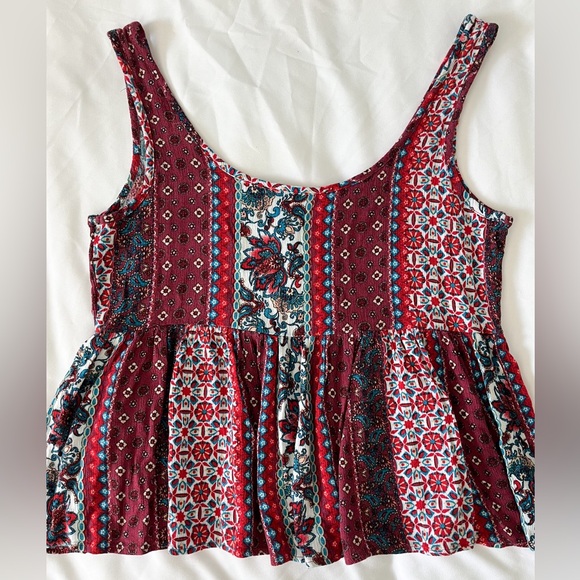 Full Tilt Burgundy Floral Pattern Button-Up Blouse Size Small - Picture 6 of 9